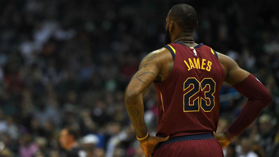 NBA 2017-18: LeBron James phiên bản hậu vệ; Aaron Gordon bùng nổ