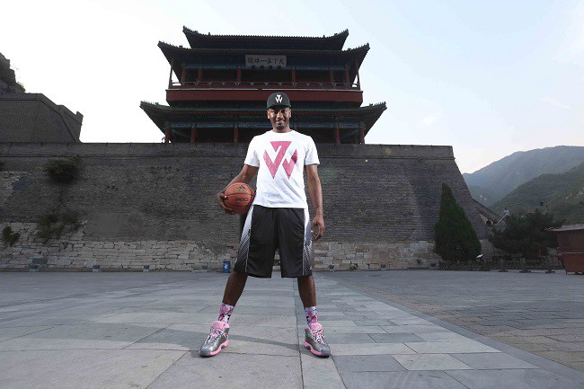 John Wall và Adidas đã “nối lại tình xưa”. John Wall và Adidas đã “nối lại tình xưa”.