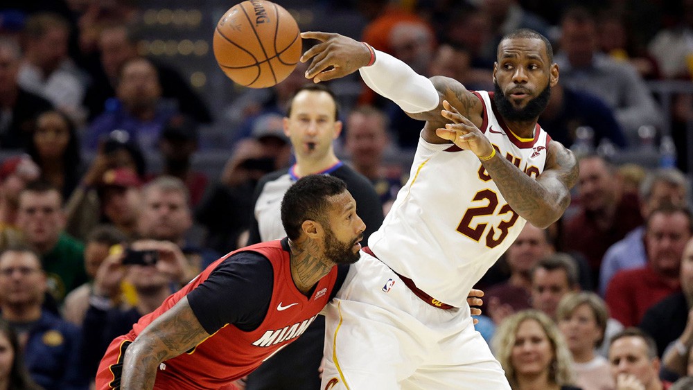LeBron James đang thi đấu cực kỳ ấn tượng. LeBron James đang thi đấu cực kỳ ấn tượng.