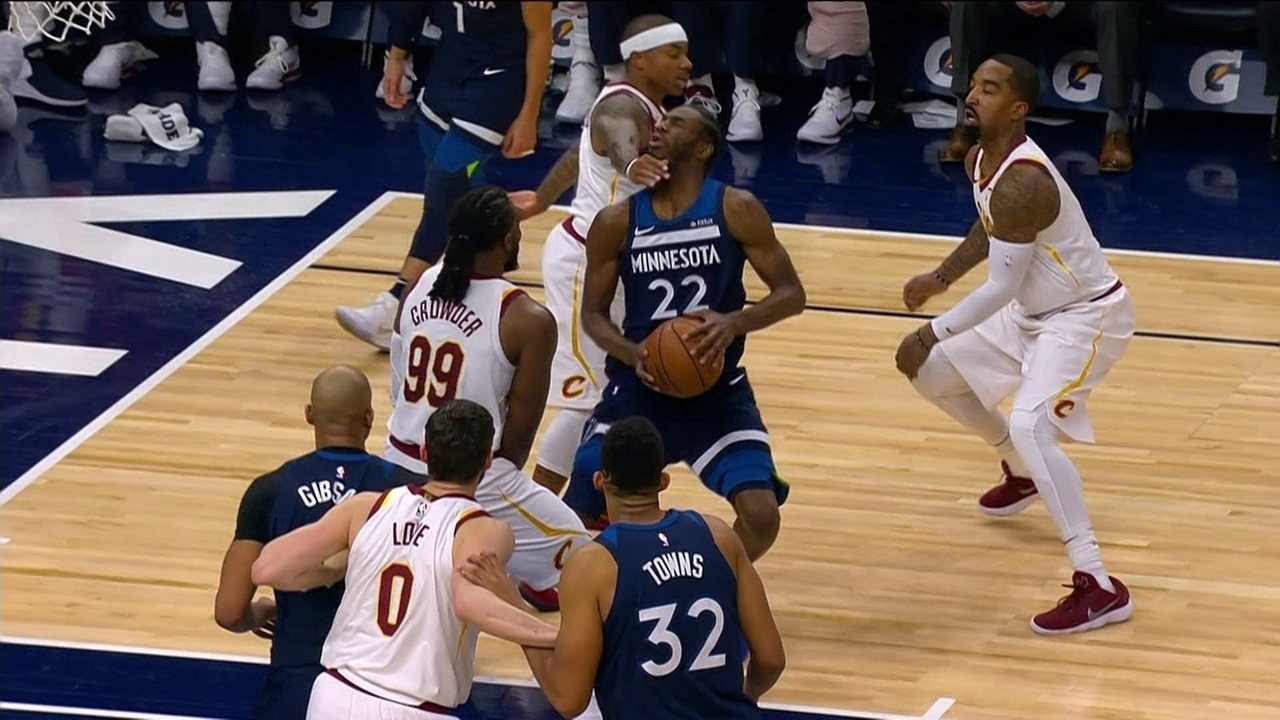 Không những thua bạc nhược, Cleveland Cavaliers còn gây hình ảnh xấu với pha bóng này của Isaiah Thomas. Không những thua bạc nhược, Cleveland Cavaliers còn gây hình ảnh xấu với pha bóng này của Isaiah Thomas.