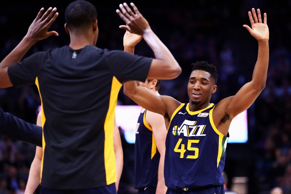 Donovan Mitchell đang là điểm sáng hiếm hoi của Utah Jazz. Donovan Mitchell đang là điểm sáng hiếm hoi của Utah Jazz.