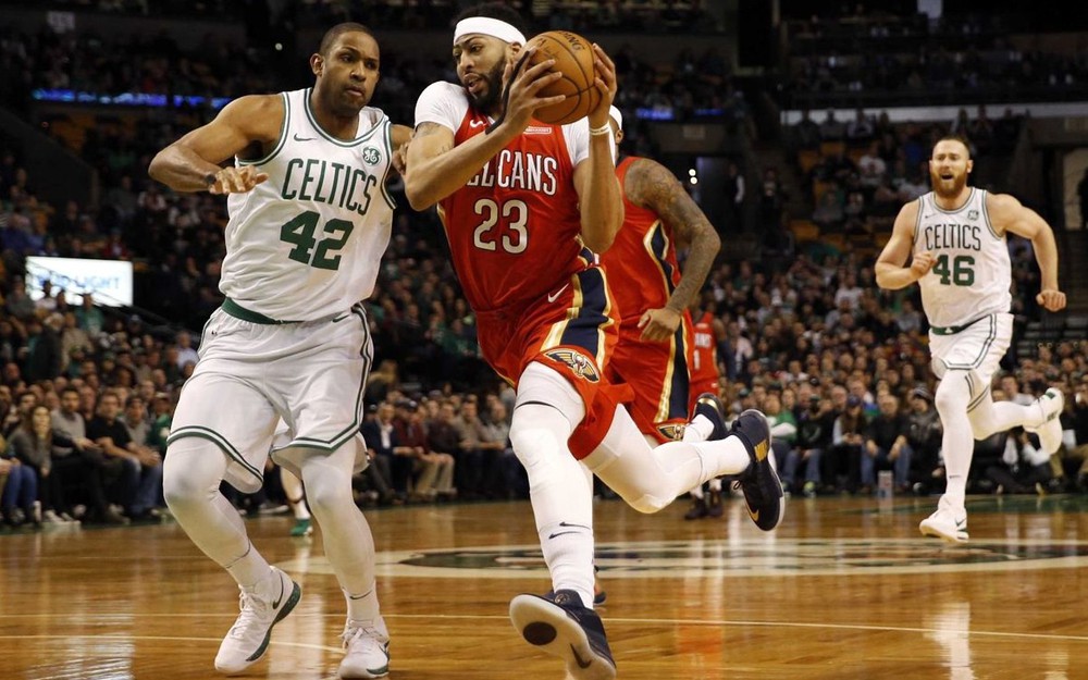 Tương lai của Anthony Davis cũng bị ảnh hưởng kh&aacute; nhiều từ chấn thương của Cousins.