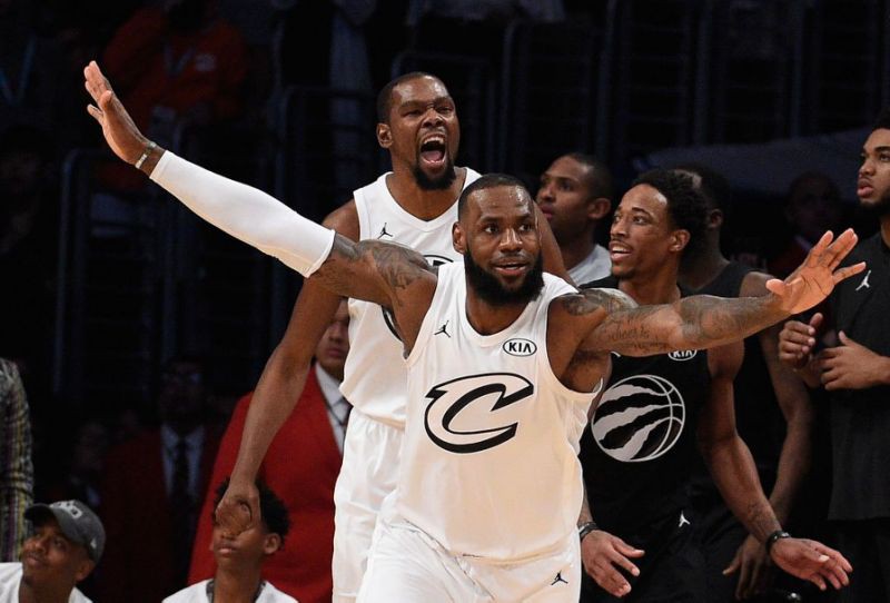 Tuy nhiên, James cũng không khẳng định việc anh không gia nhập NCAA là do tiêu cực. Tuy nhiên, James cũng không khẳng định việc anh không gia nhập NCAA là do tiêu cực.