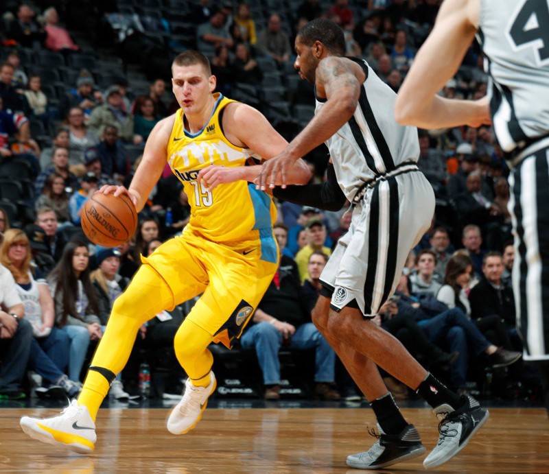 Nikola Jokic là một “Rondo” phiên bản cao 2m10. Nikola Jokic là một “Rondo” phiên bản cao 2m10.