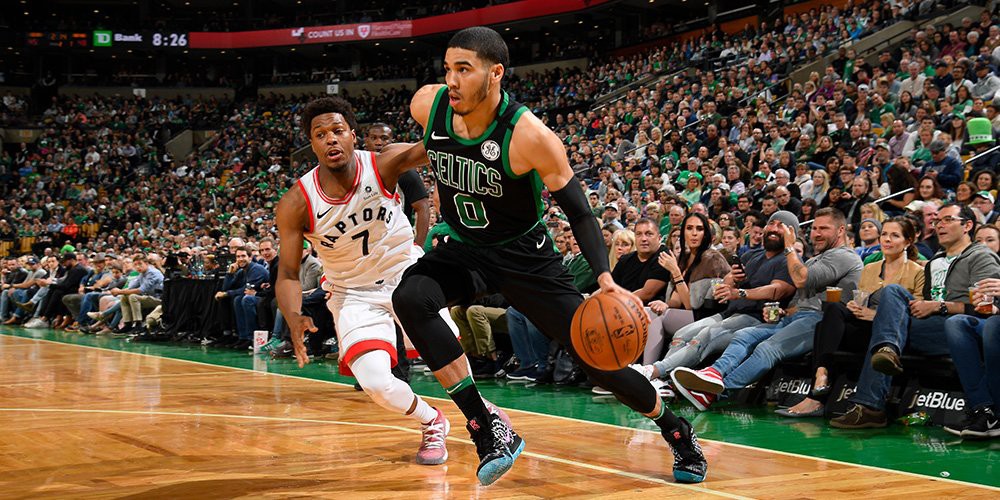 Kết quả NBA 1/4: Thắng Raptors, Boston Celtics tiến sát ngôi đầu
