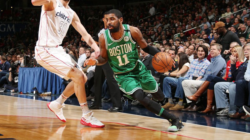 Kết quả NBA 09/02: Bộ đôi "Clutch" Kyrie - Brown giúp Celtics vượt qua Wizards