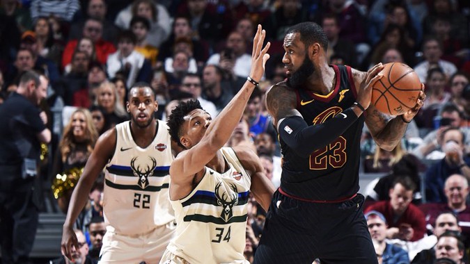 Kết quả NBA 20/3: Lập Triple-Double, LeBron hạ Milwaukee Bucks
