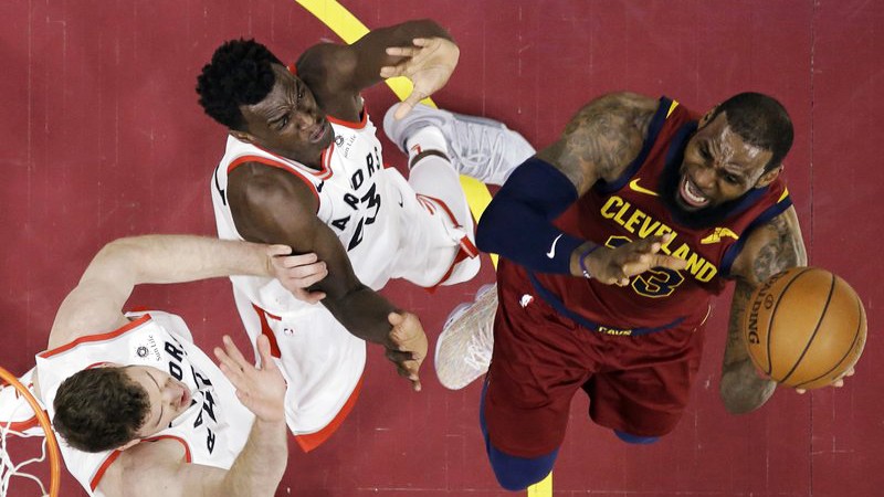 Kết quả NBA 22/03: LeBron, Cavaliers lội ngược dòng trước Raptors