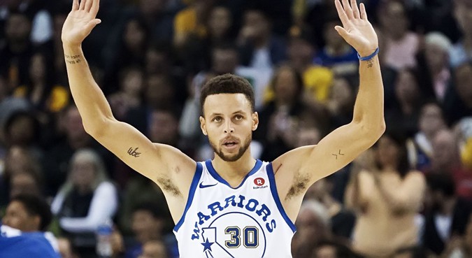 Kết quả NBA 3/3: Curry lật chân, Warriors khó nhọc đánh bại Hawks