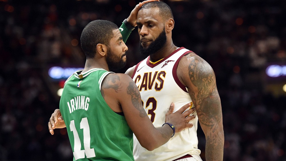 LeBron James - Kyrie Irving: Kẻ khốn khổ, người thăng hoa