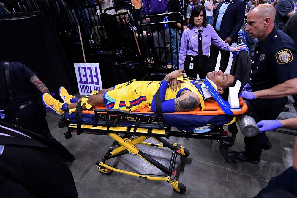 Video: Patrick McCaw phải nhập viện sau cú ngã kinh hoàng