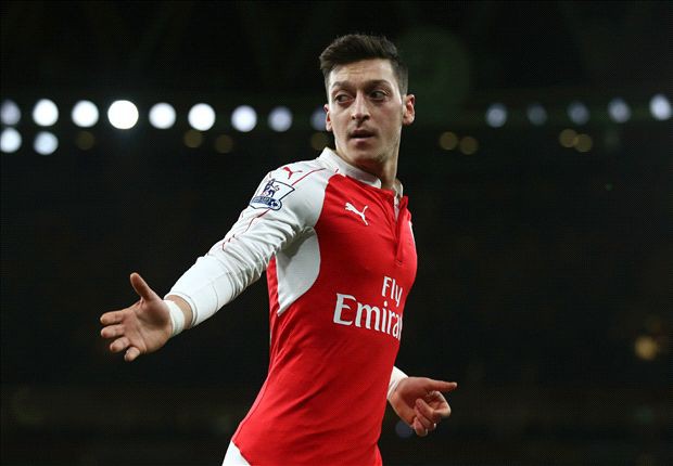 Barcelona đổi 3 cầu thủ lấy Mesut Oezil