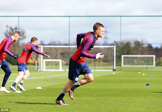 Jamie Vardy khoe “vũ khí mới” cực dị và ý nghĩa