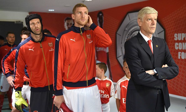"Qua mặt" thầy Wenger, các cầu thủ Arsenal họp kín