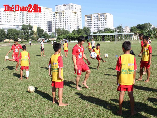 Công Phượng tâng bóng ‘thua’ đàn em
