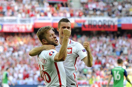 Bảng C, Ba Lan 1-0 Bắc Ireland: Milik sắm vai người hùng