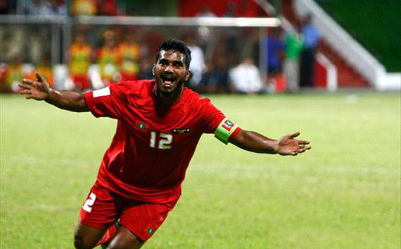 Cầu thủ vô danh solo làm bàn không thua gì Messi