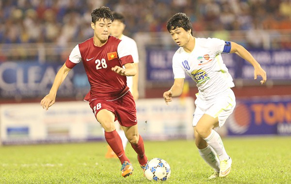 Công phượng đá phạt đẹp mắt mở tỉ số trận đấu