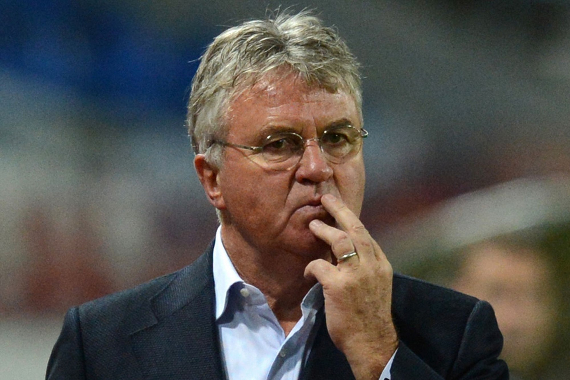 HLV Hiddink ngao ngán trước màn trình diễn của cầu thủ Chelsea