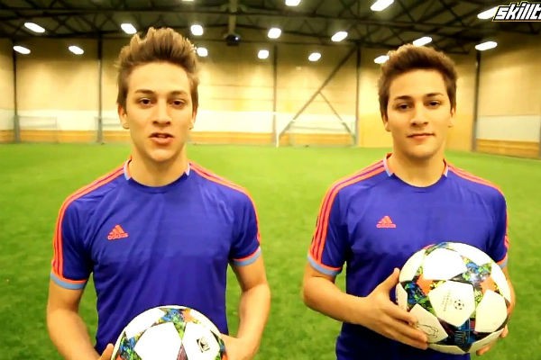 Học những tuyệt chiêu qua người như trong FIFA 16 với cặp đôi Skilltwins