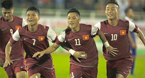 Lâm Ti Phông đệm bóng cận thành đem về lợi thế cho U21 BTN Việt Nam