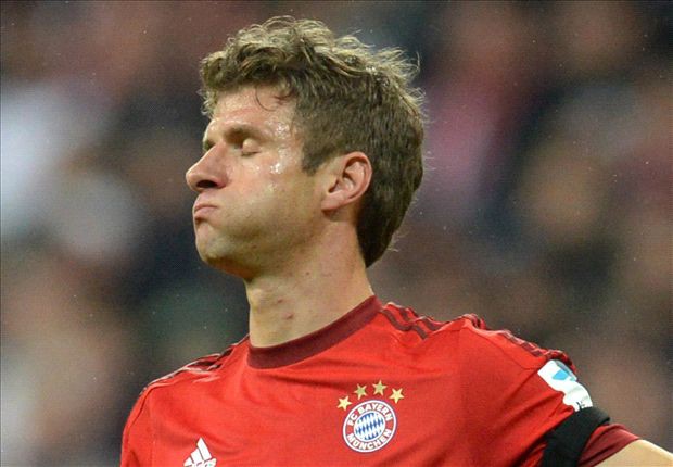 Mueller chịu trận trong bài tập siêu dị của Bayern Munich
