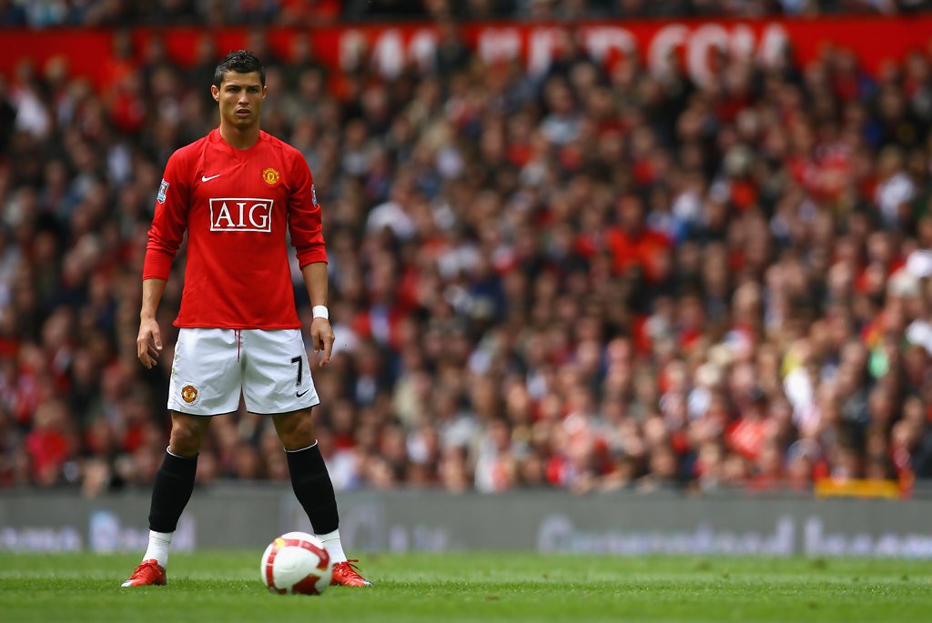 Mười siêu phẩm sút phạt trong lịch sử của Man Utd