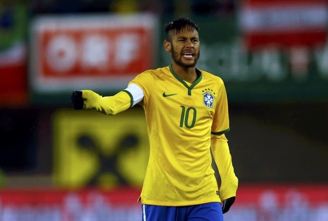 Neymar bị từ chối thẳng thừng dù chủ động tặng áo đấu
