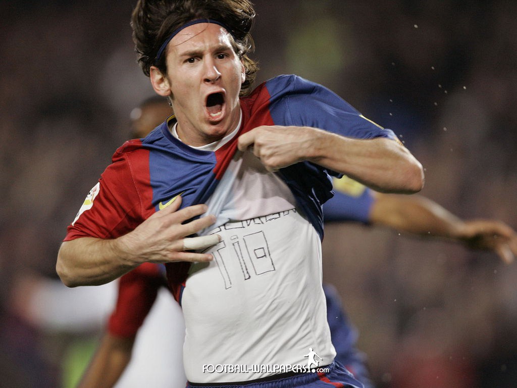 Nhân vật siêu kinh điển: Hattrick đầu tiên của Lionel Messi