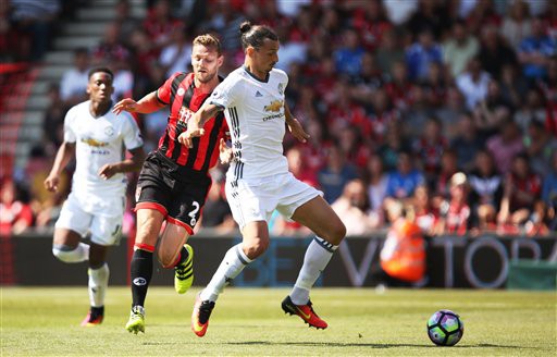 Những bàn thắng đẹp nhất vòng 1 Premier League