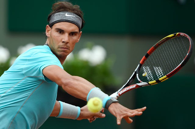 Rafael Nadal thắng cả đơn lẫn đôi tại giải tennis ngoại hạng