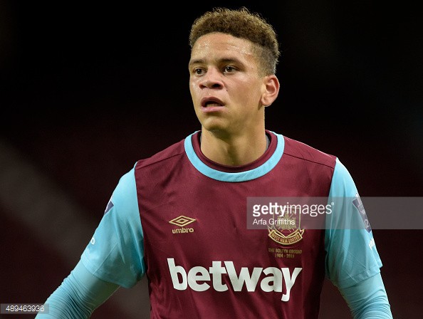 Sao trẻ West Ham tái hiện siêu phẩm đẹp nhất sự nghiệp của Beckham