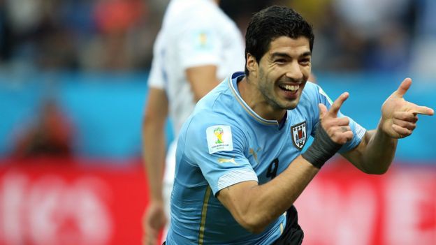 Suarez nổi điên vì không được vào sân