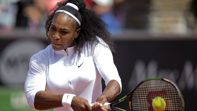 Thắng trận đơn, Serena Williams giành điểm cho Mavericks