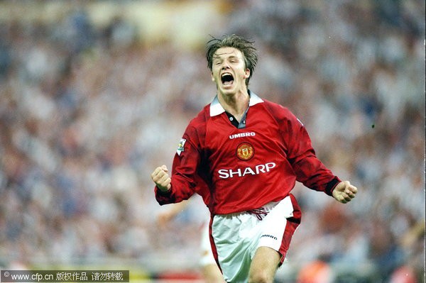 Top 5 bàn thắng đẹp nhất lịch sử vòng khai màn Premier League