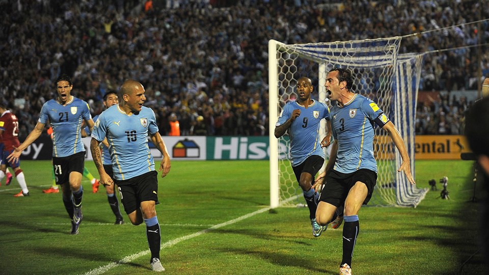 Uruguay 3-0 Chile: Nhà vô địch đã biết thua