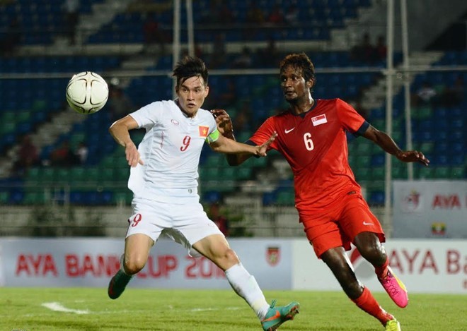 ĐTVN 3-0 Singapore: Công Vinh - Văn Quyết nổ súng
