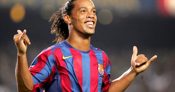 Barcelona làm clip chúc mừng sinh nhật Ronaldinho