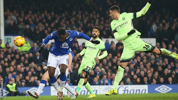 Video Lượt đi bán kết League Cup: Everton 2-1 Man City