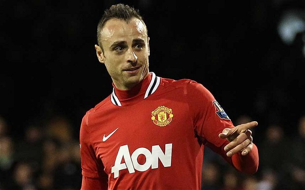 Cầu thủ hạng 2 tái hiện tuyệt kỹ qua người của cựu sao Man Utd