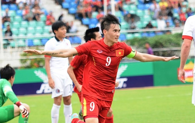 Việt Nam 2-2 Hong Kong: Công Vinh, Văn Quyết “kéo” ĐTVN vào chung kết
