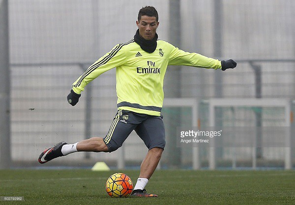 CR7 và những pha bóng ngẫu hứng trên sân tập