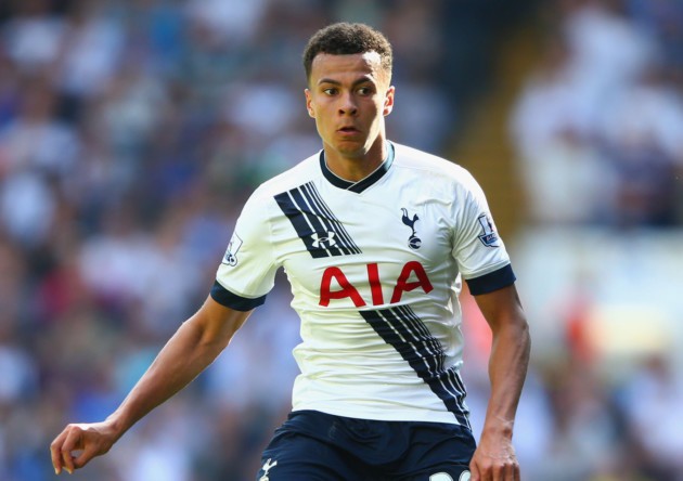 Dele Alli khiến đàn anh phất phương hướng trên chấm penalty