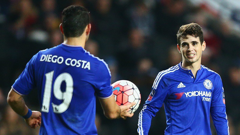 Diego Costa phá cú poker của Oscar như thế nào?