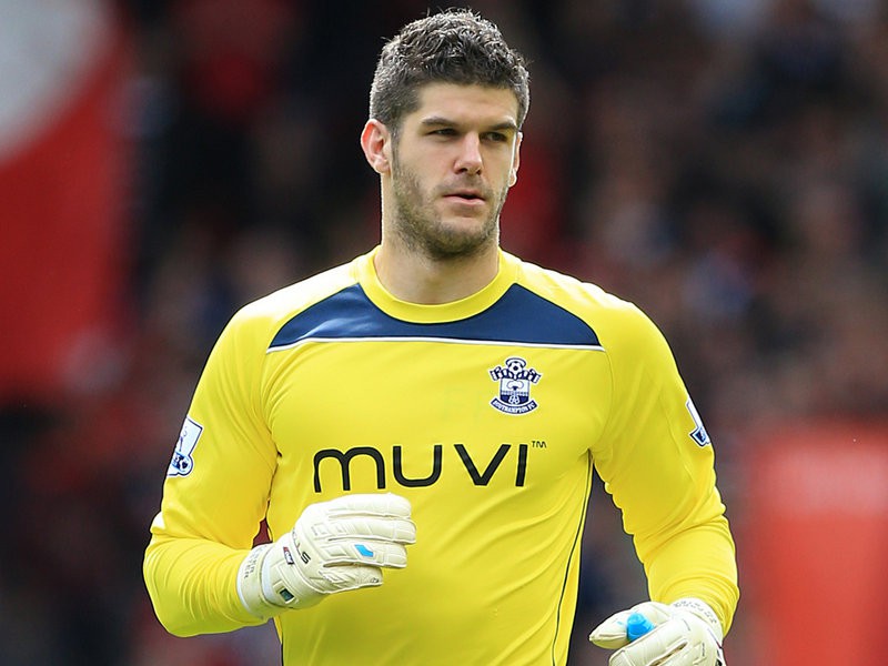 Fraser Forster biếu không cho Heung-Min Son bàn thắng mở tỉ số