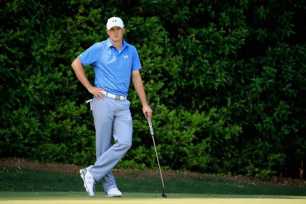 Golf thủ hai lần đưa bóng xuống nước ở cùng 1 vị trí