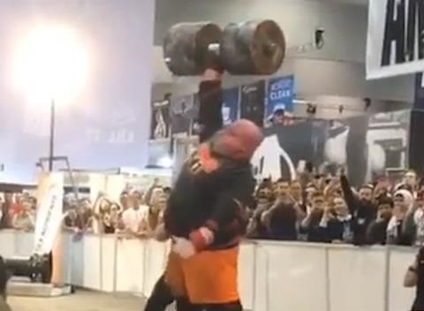 Huge Fella - người đàn ông có cánh tay khỏe nhất thế giới