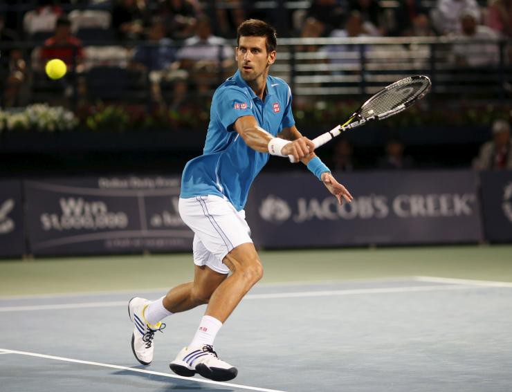Khán giả vỗ tay không ngừng với pha bóng ngẫu hứng của Djokovic