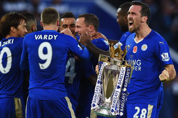 Màn ăn mừng "nóng" của Leicester City