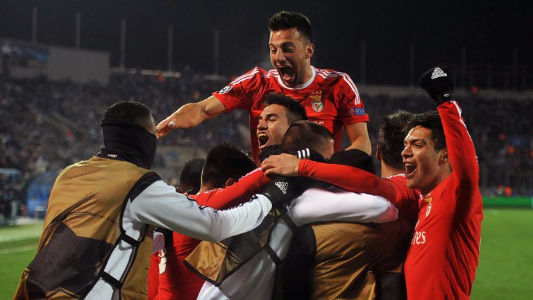 Video lượt về vòng 1/8 Champions League: Zenit 1-2 Benfica